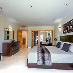 Vera Villa