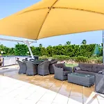 Vera Villa Guia