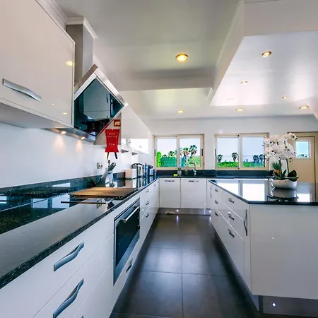 Vera Villa Guia (Faro)