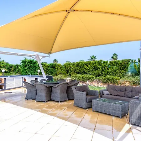 Vera Villa Guia (Faro)